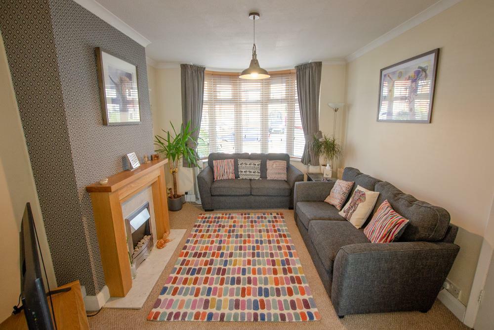 40 Moreton Road - lounge.jpg