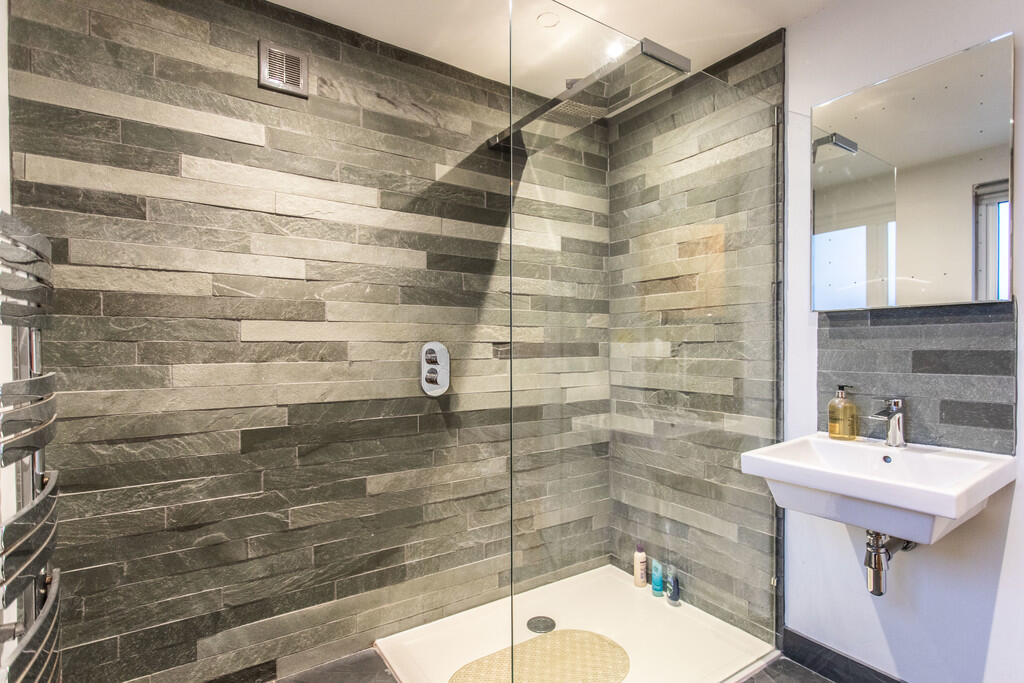 70 Braemore Road6...