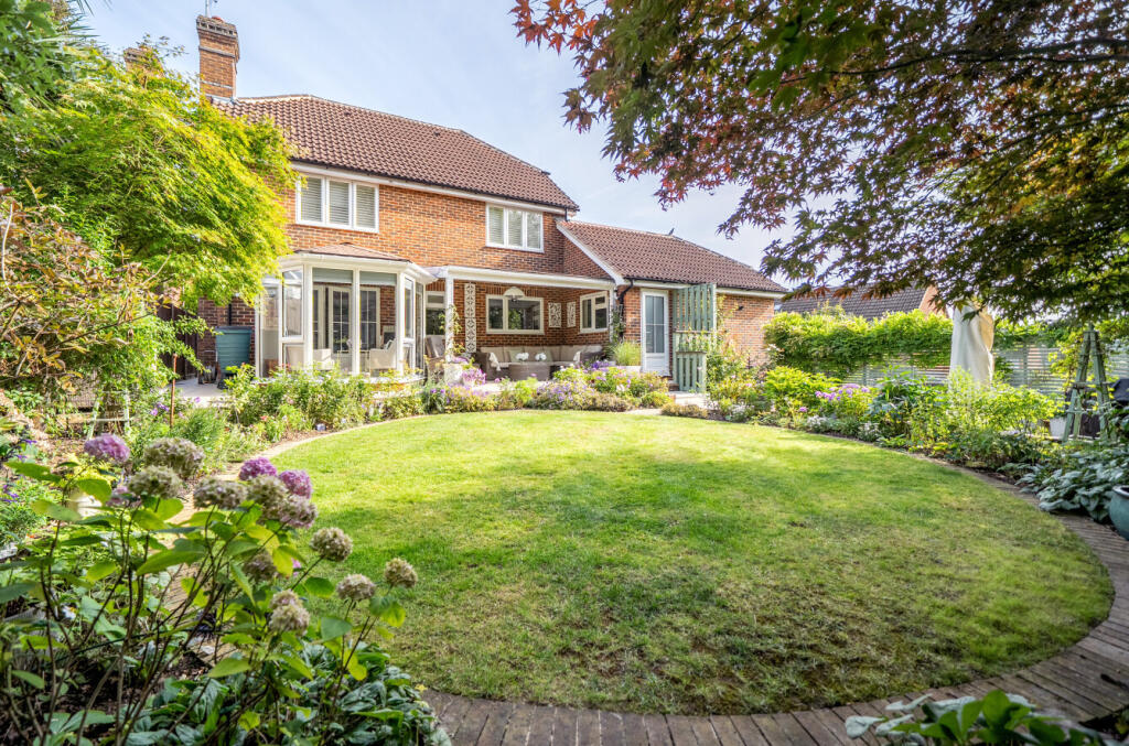 1335948-3-6895c65...