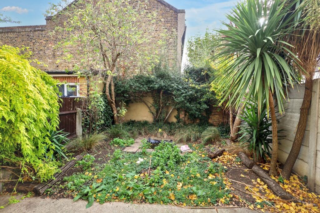 Ground Floor Flat, 37 St Stephen's Road, Bow, London E6 1AN