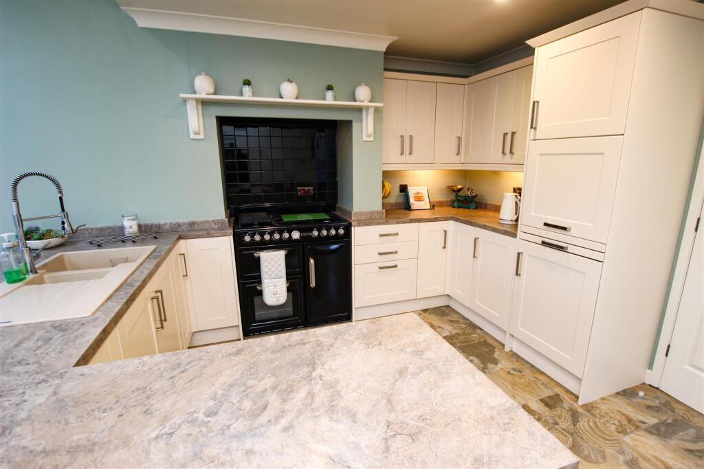 OPEN PLAN LIVING/DINING/KITCHEN