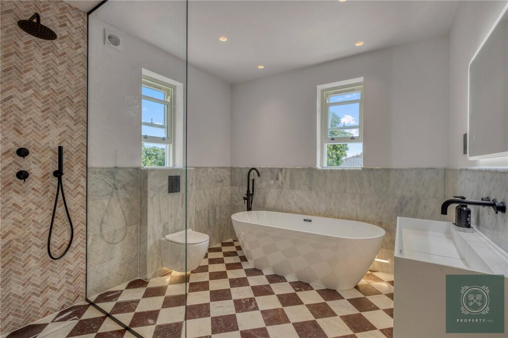Main Bathroom