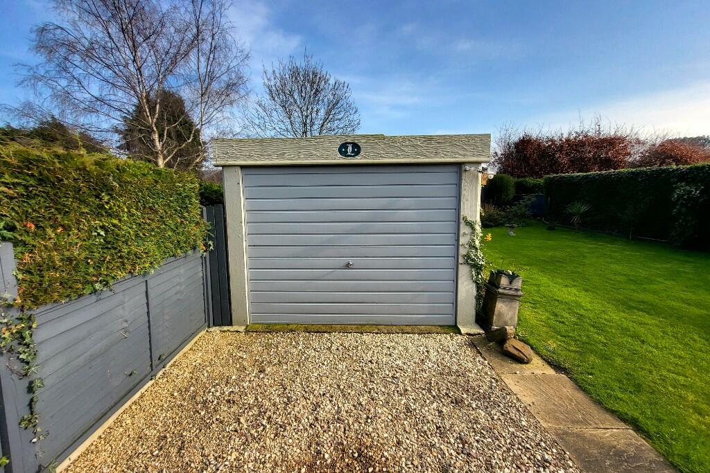 Detached Garage 