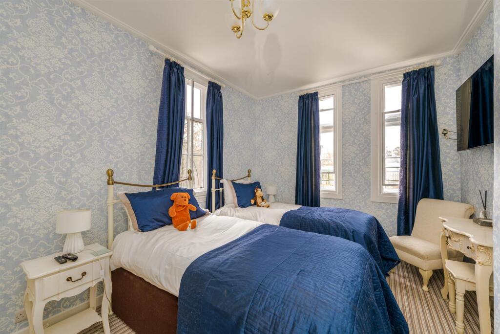 Pinewood House Gordon-13.jpg