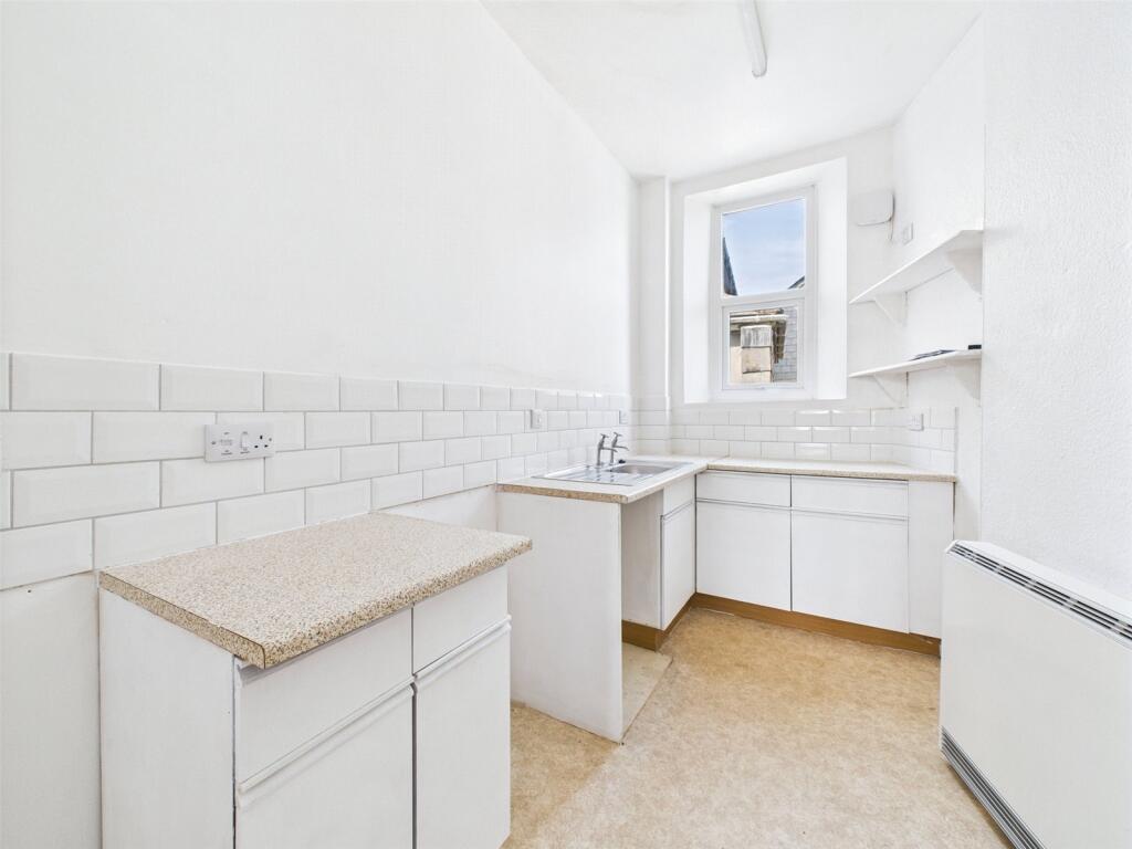 Flat B Kitchen