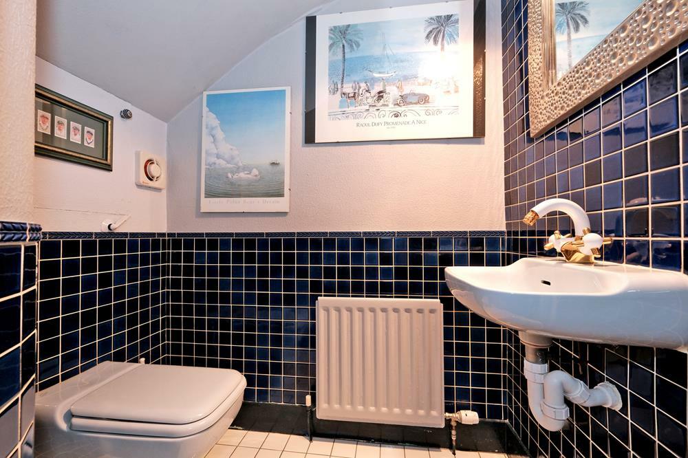 Cloakroom WC