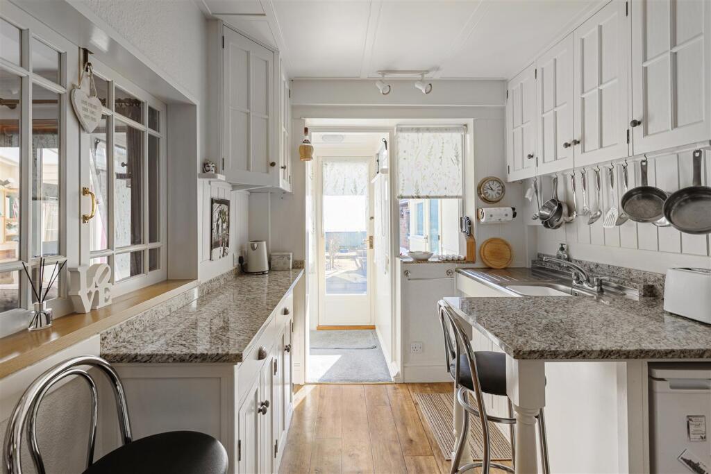 49_Greencliffe_Drive_28.jpg
