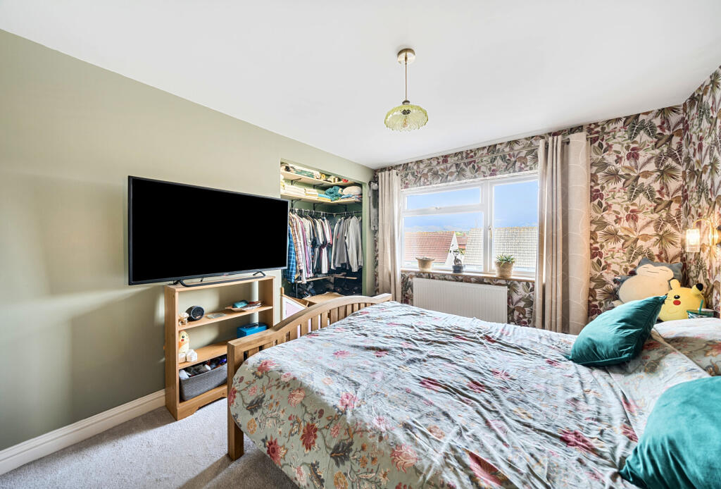 1348568-7-68c80d6...