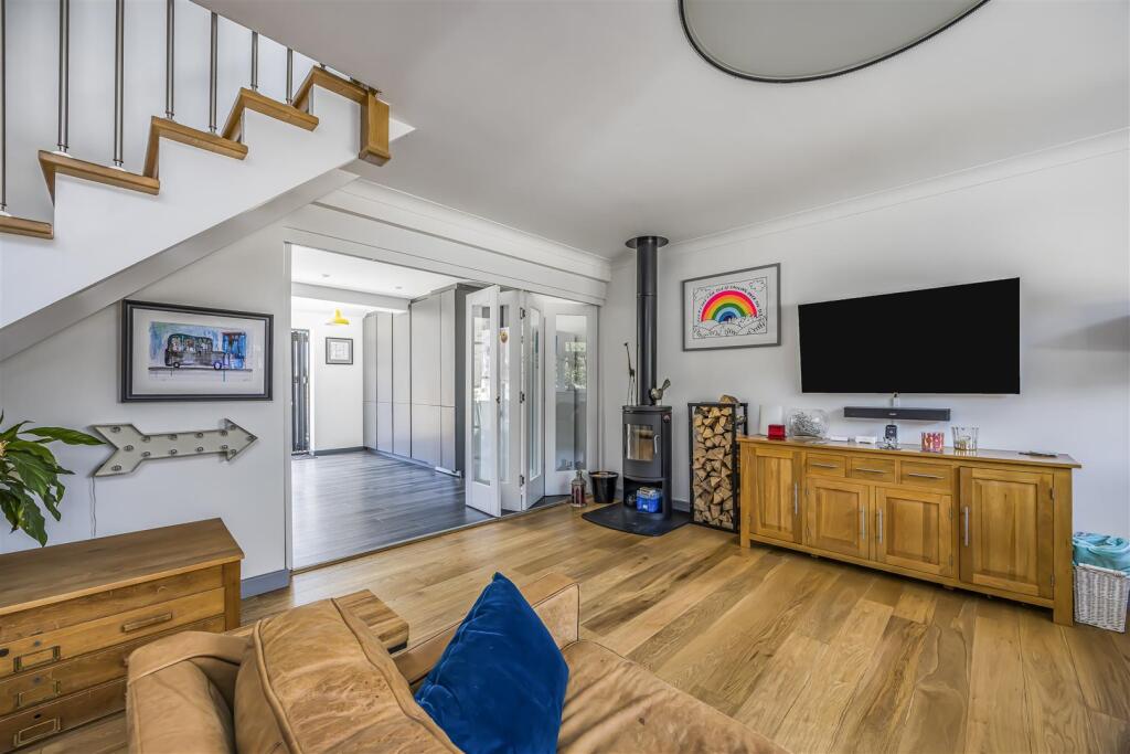 29 Wraysbury Park Drive, Emsworth-PorticoMarketing