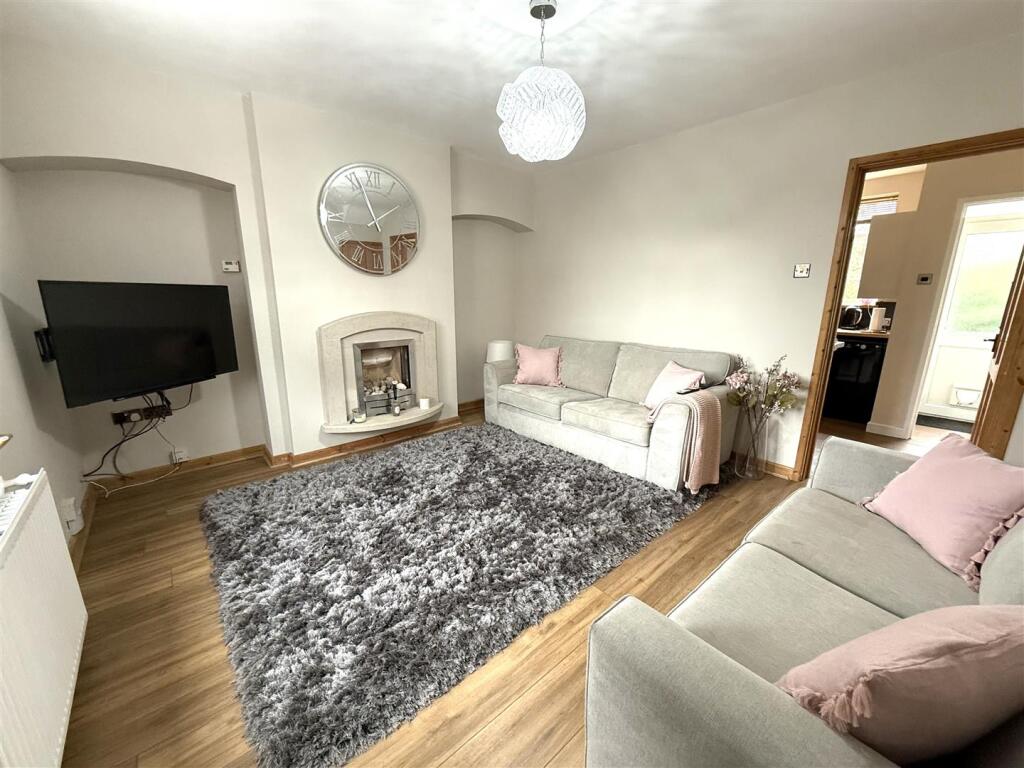 62 green lane lounge.jpeg