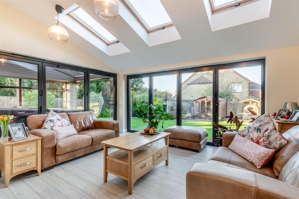 8527408-interior07.jpg