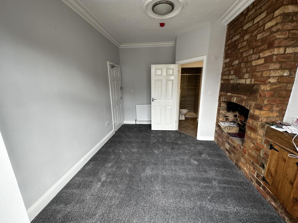 Room 1 (2)