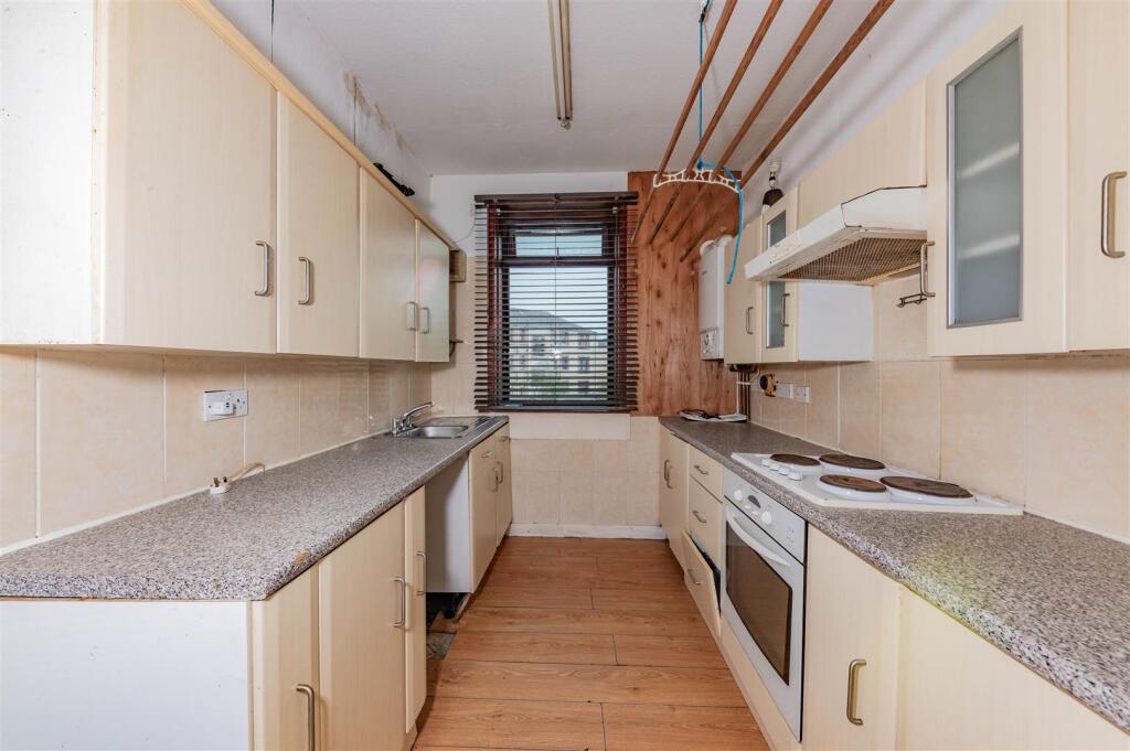 GR 17 Caird Avenue Dundee-1.JPG