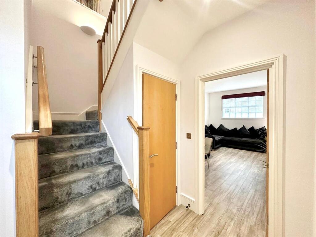 WhatsApp Image 2025-11-04 at 14.21.49_a35119ff.jpg