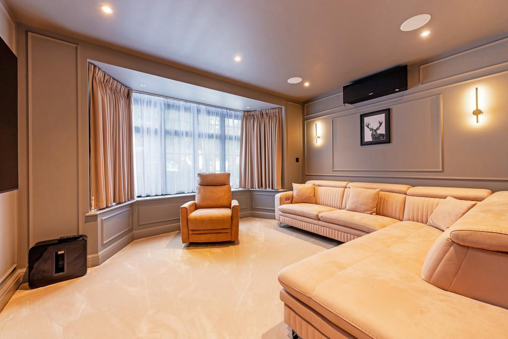 PHOTO-2025-09-01-15-29-27 (3).jpg