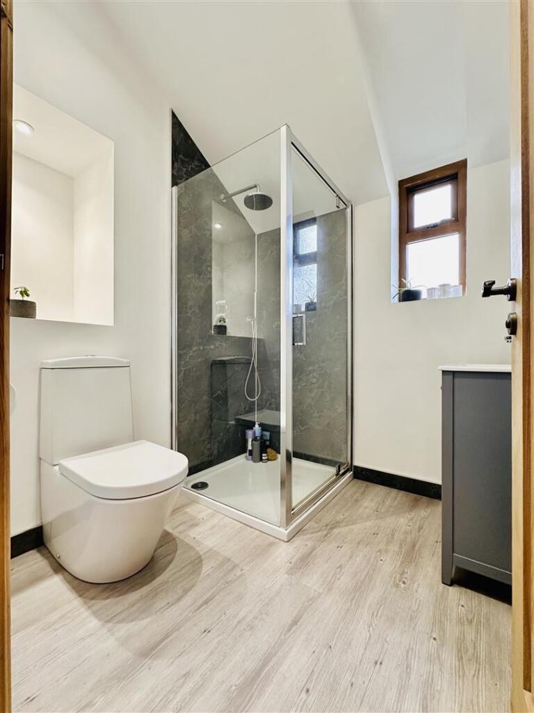 En Suite Shower Room