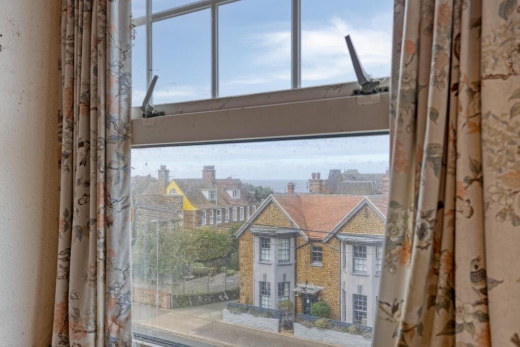 16  Large  T202510141745.jpg