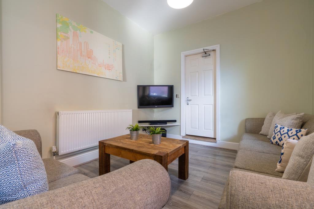 17 York Road - living room