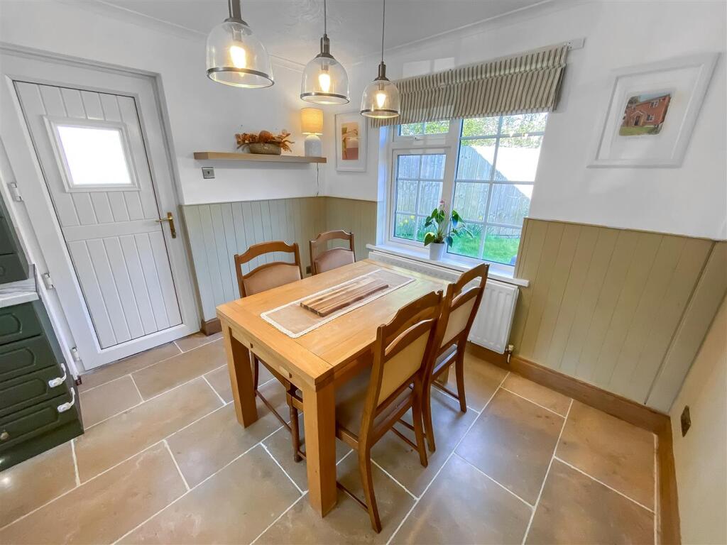 Dining Area.jpg