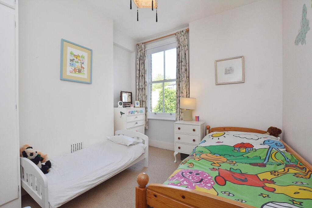 11' First Floor Bedroom