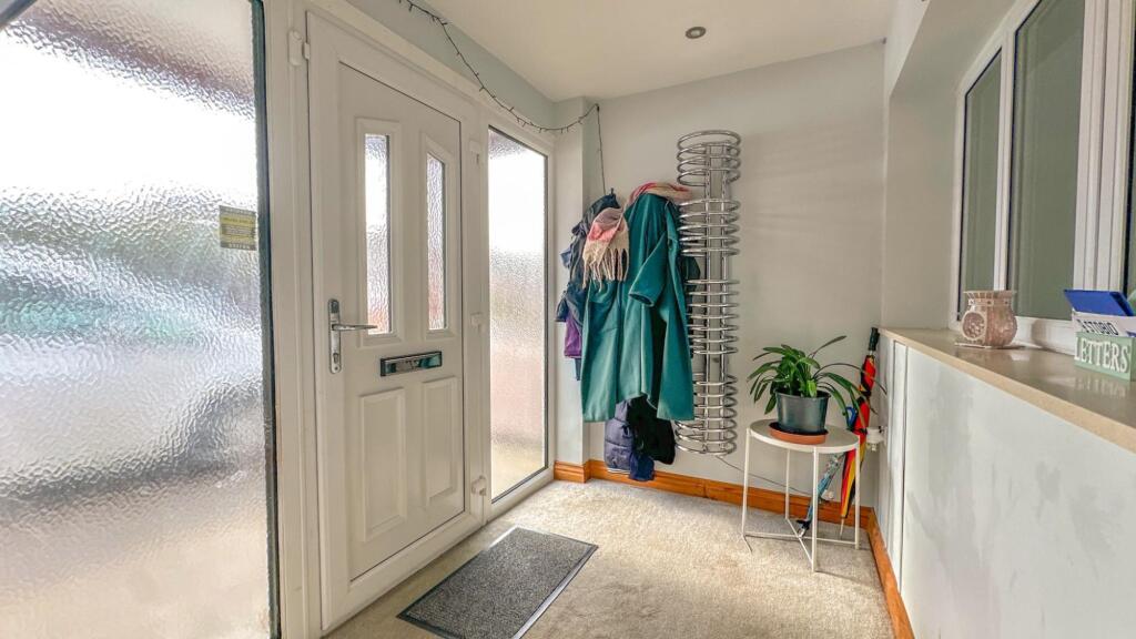 Hamlet Close - Image-3.jpg