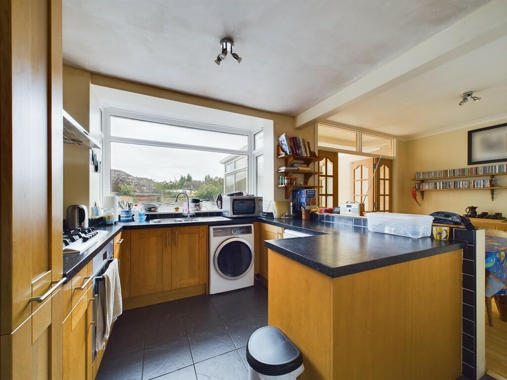 CAM02060G0-PR0216...