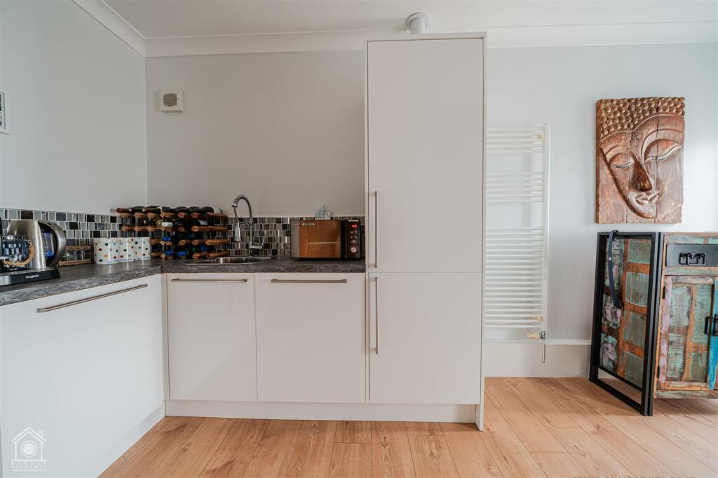 7 Ariel Close-37.jpg