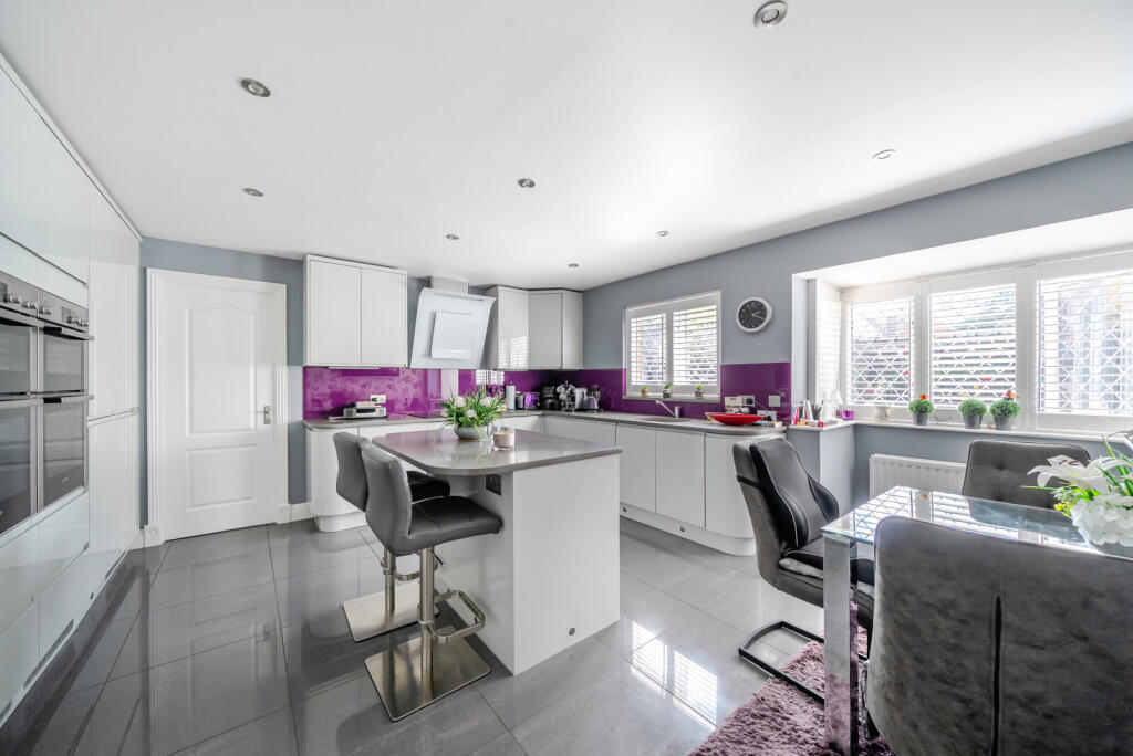 1340840-6-689de78...