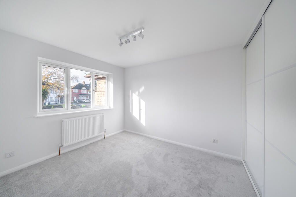 1386051-13-692999...