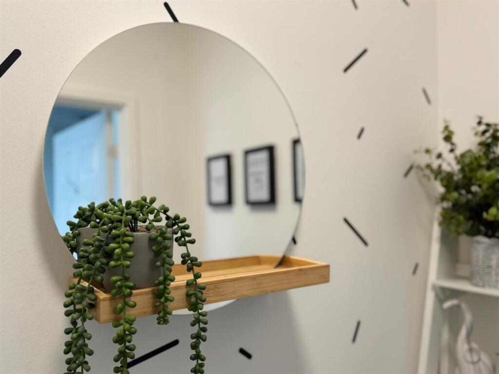 Downstairs W.C (2).jpg