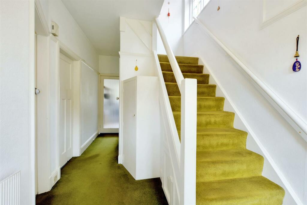 Hallway_1.jpeg