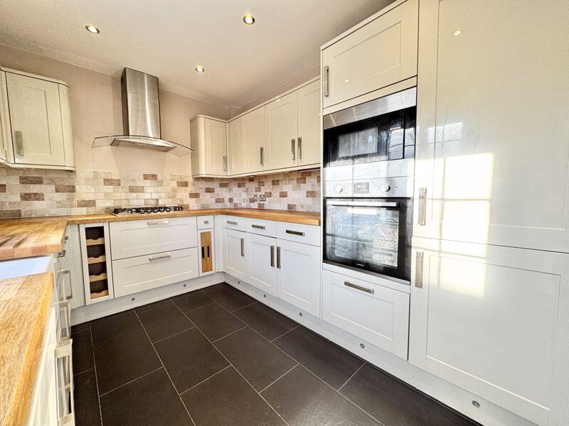 Kitchen alt view