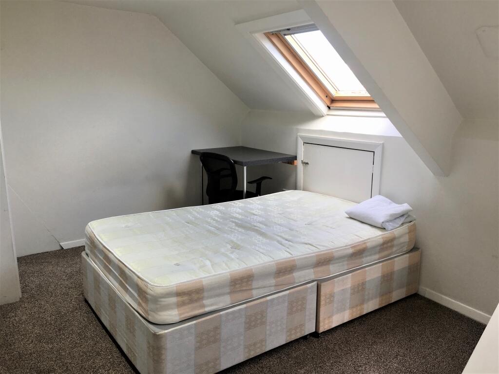 student bedroom 6 ne