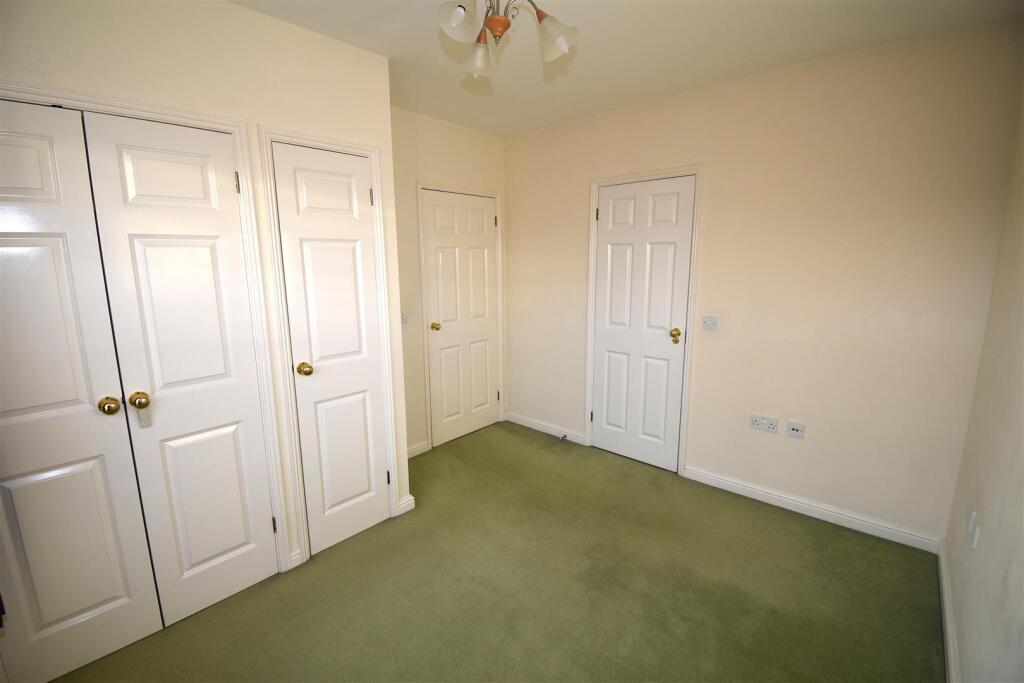 Master Bedroom.JPG