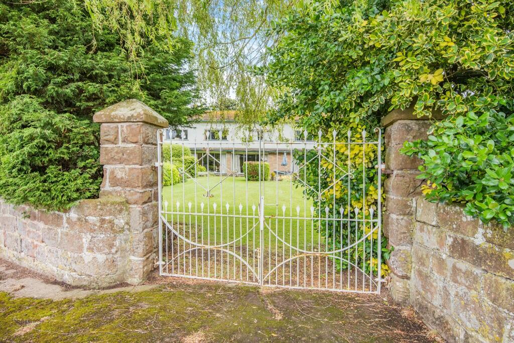 Gate to Meeson