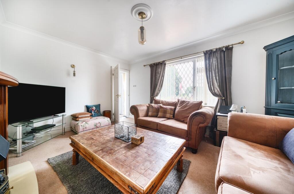 1348864-8-68b95bdb9f462