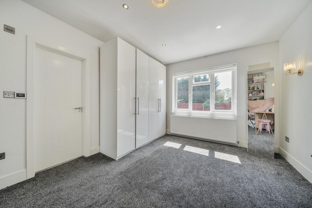 1305841-20-684c06...