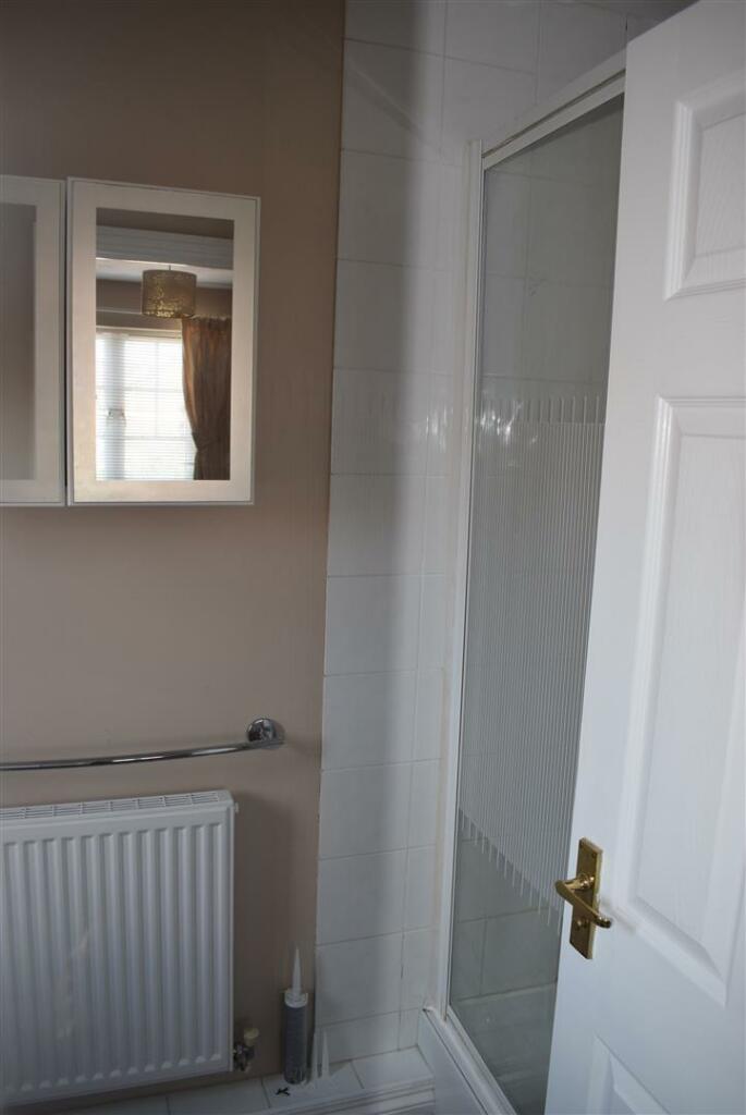 31 Tyler Way En-suite.jpg