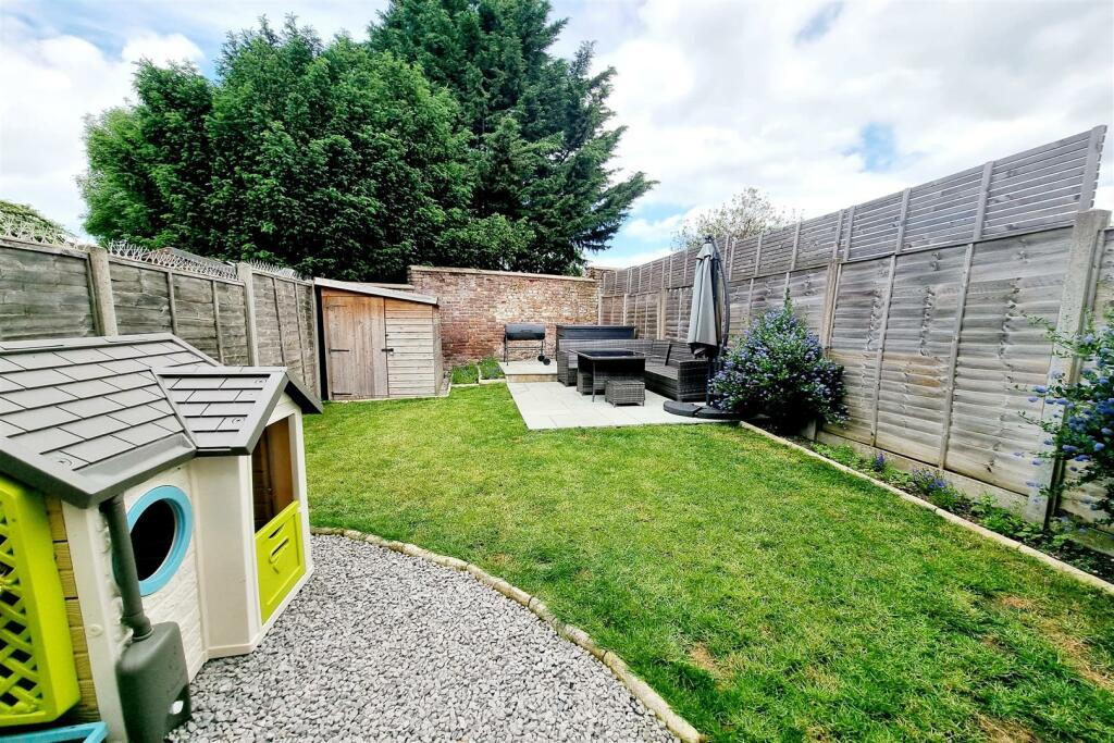 REAR GARDEN:: PIC. 1