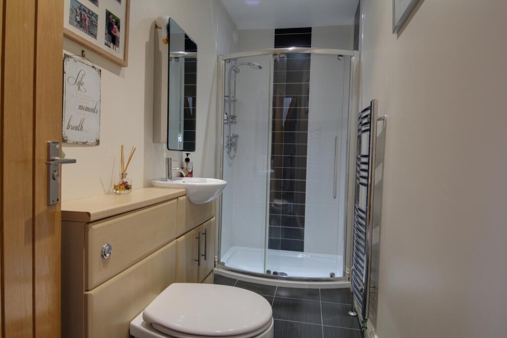 Guest shower room
