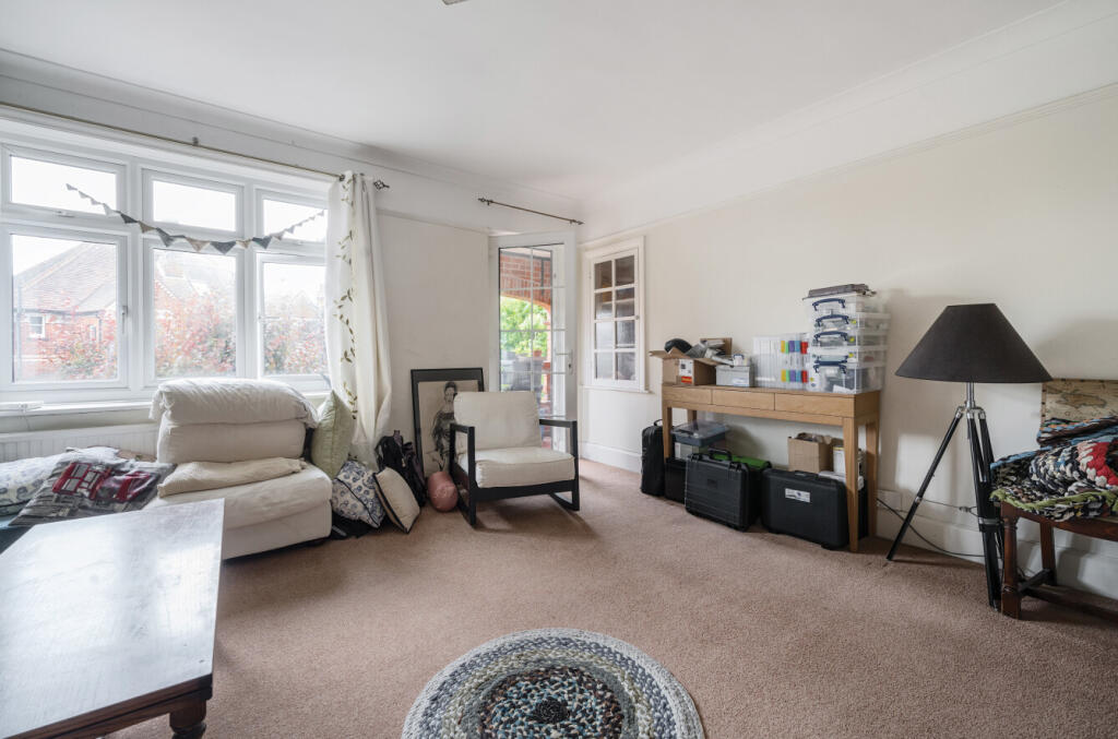 1304036-4-6846dcd...