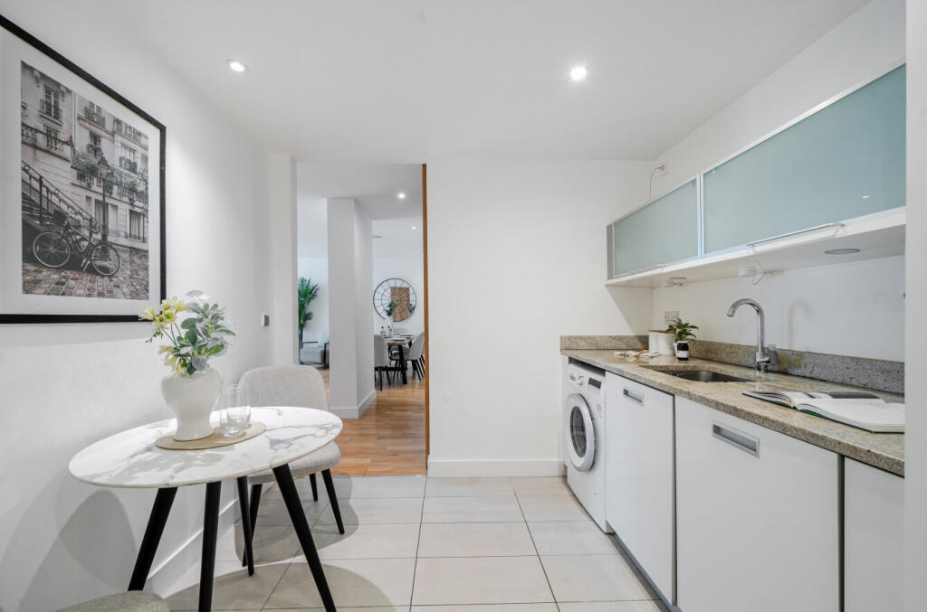 1318271-15-6863d8...