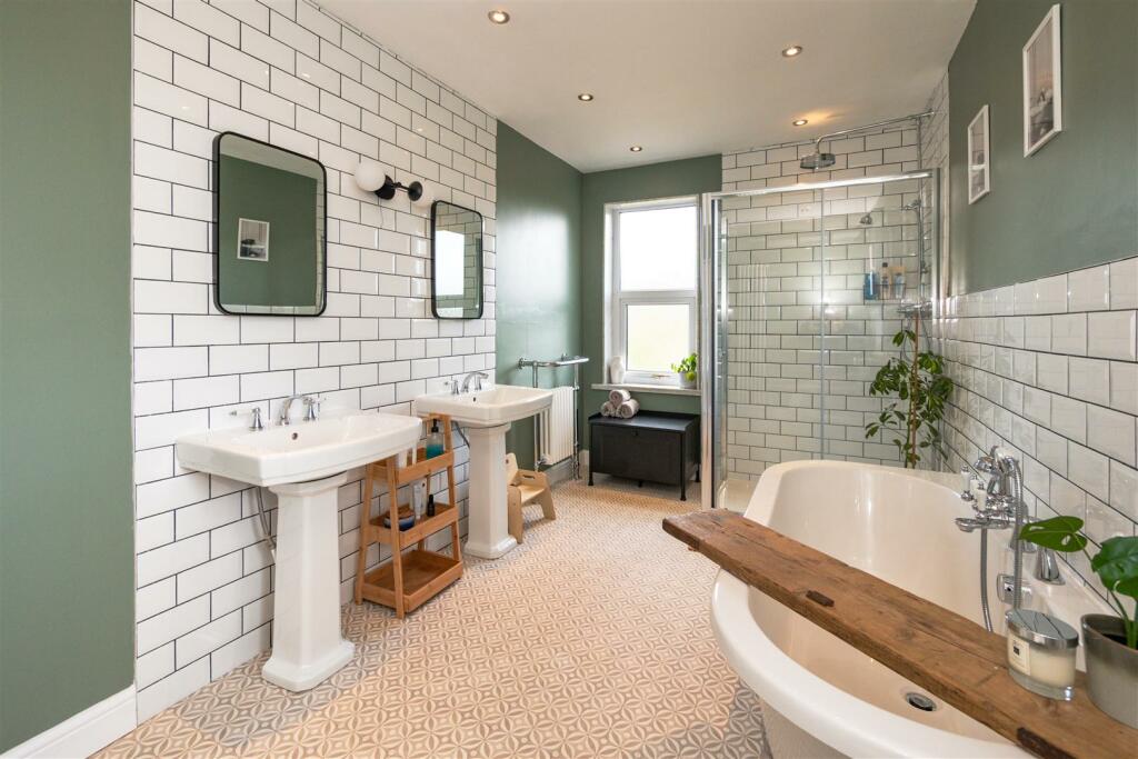 Bathroom Aspect 2