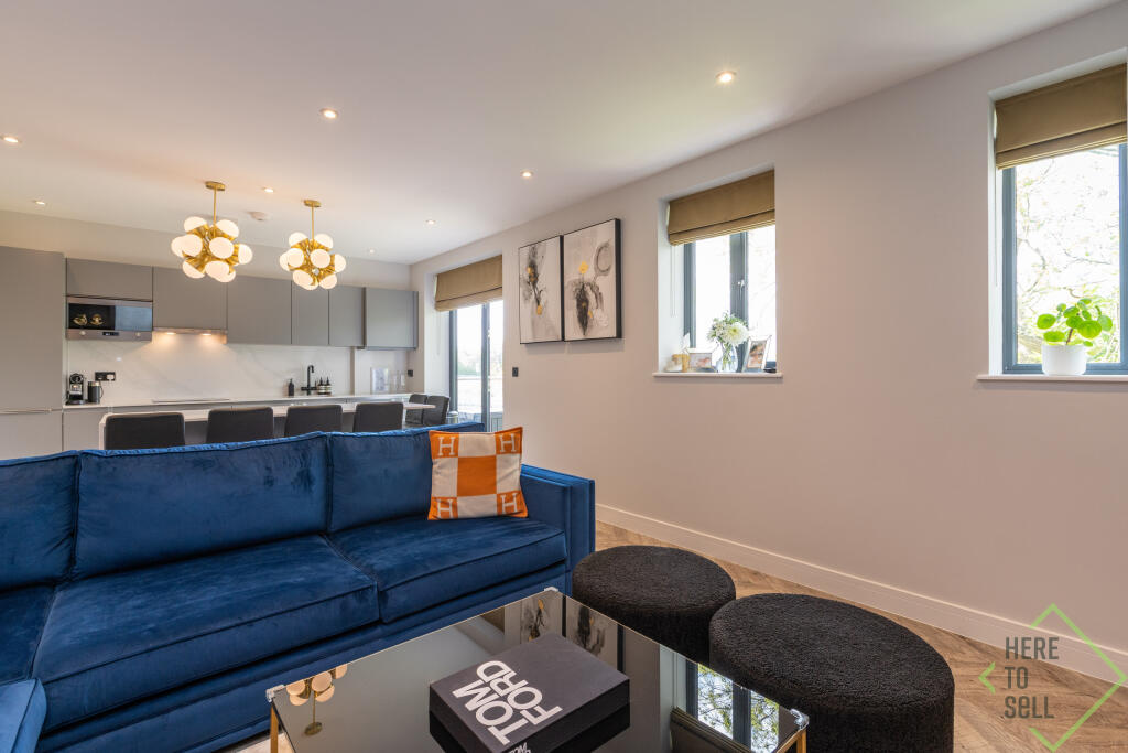 3 Brookmans Place-Green Close-Brookmans Park-Hertf