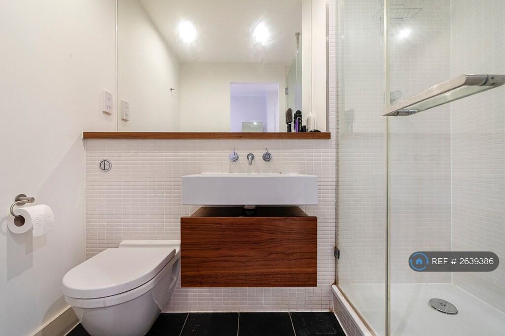 En-Suite Bathroom