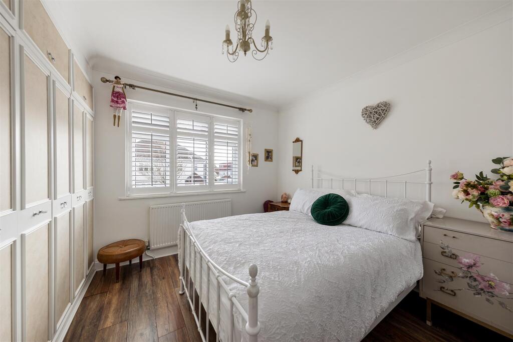Amesbury Drive E4