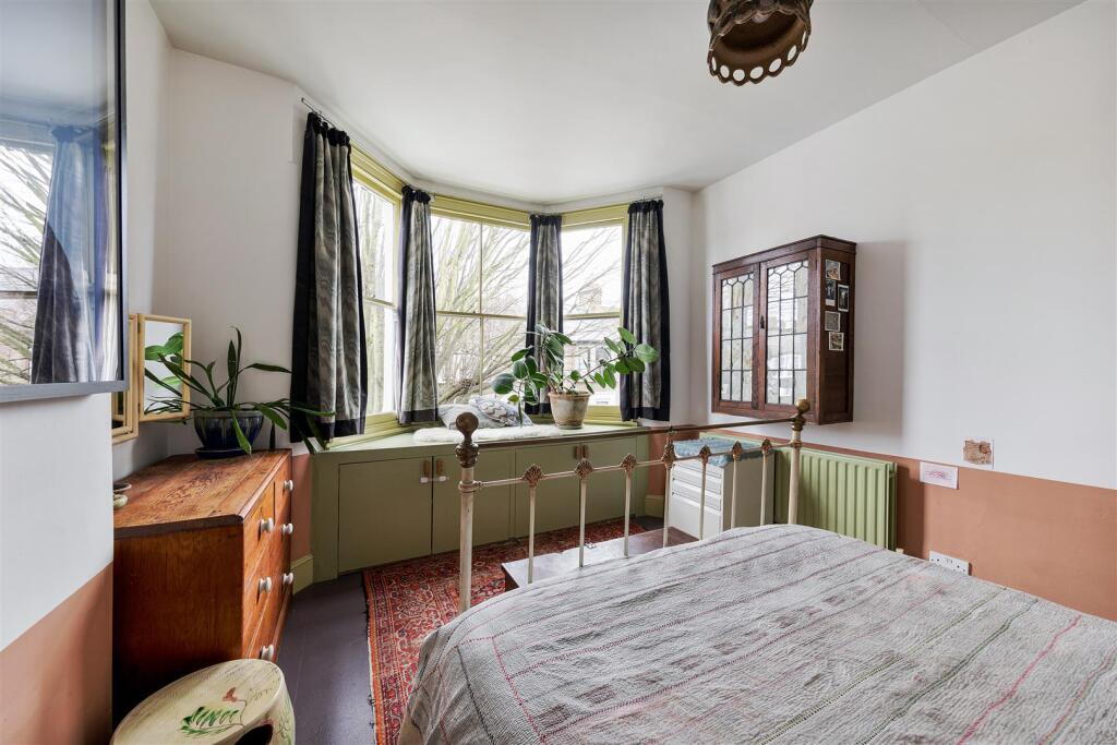 Lawton Road, E10