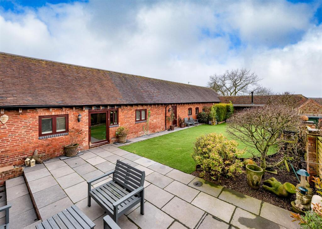 Clee View Barn-garden2.jpg