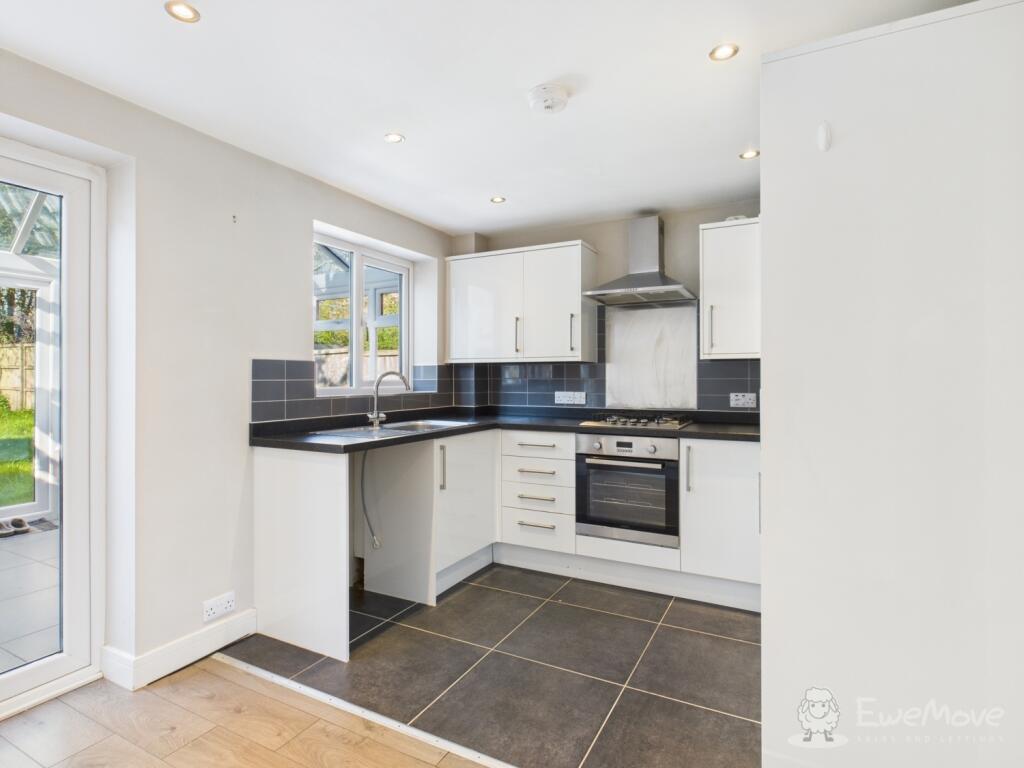 Kitchen - EweMove Cheadle Hulme and Wilmslow