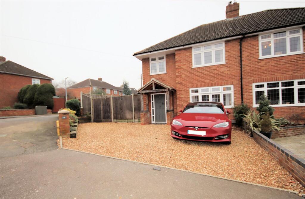 Front Garden &amp; Drive Way